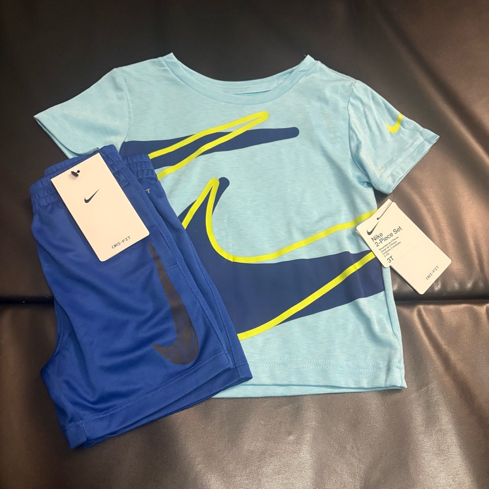 NWT Nike Athletic Set Boys Size 3T